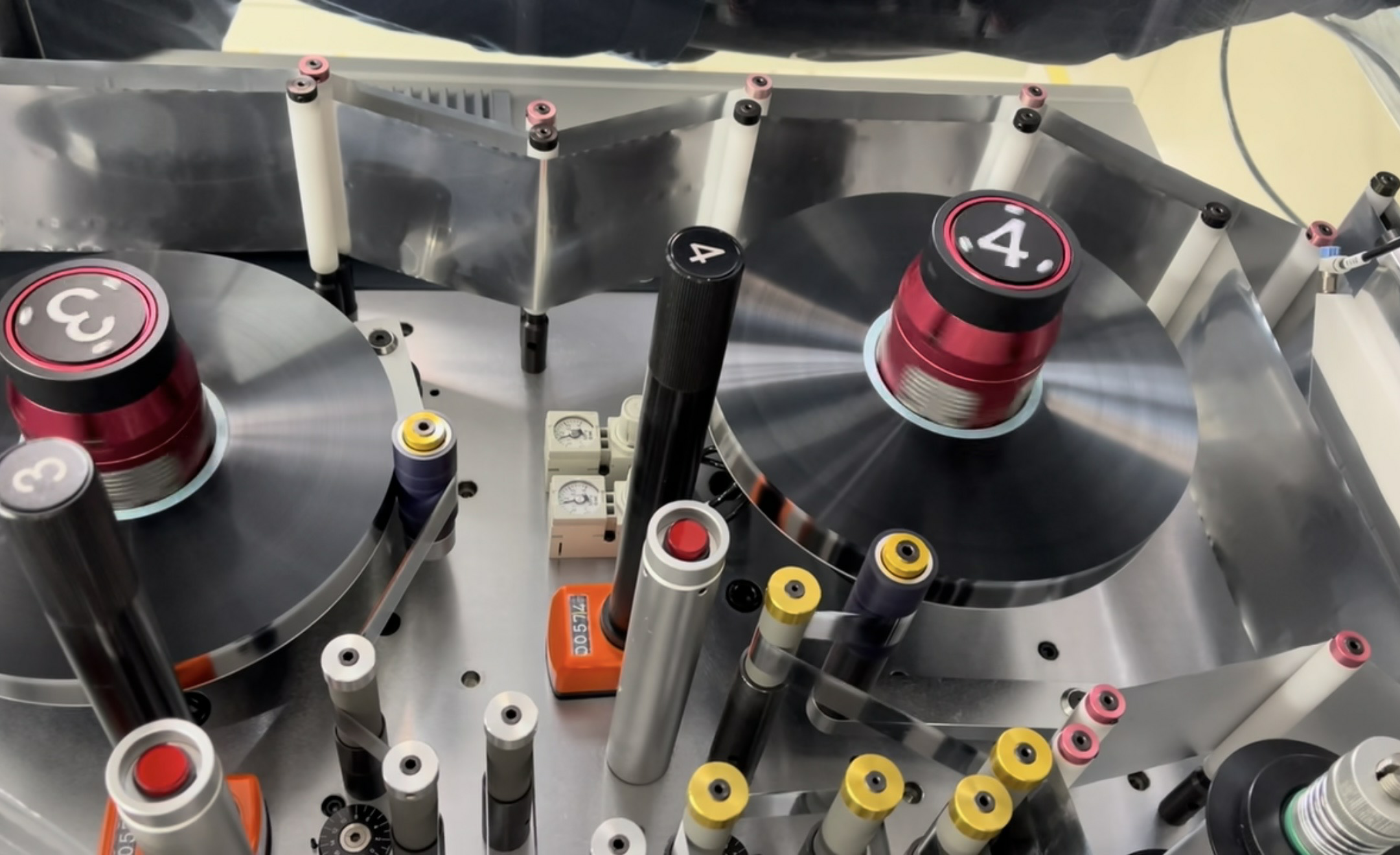 Kapasitör dielektrik malzemelerinin çalışma ilkeleri ve performans optimizasyonu